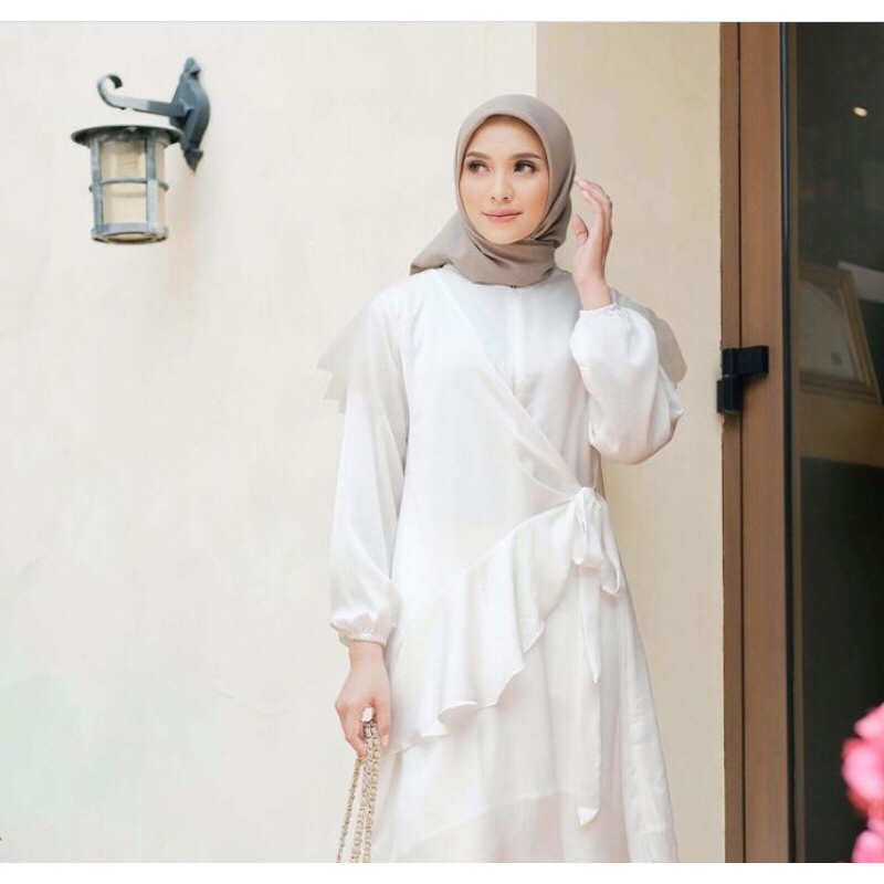 CELINE BLOUSE WHITE BY VANILLAHIJAB