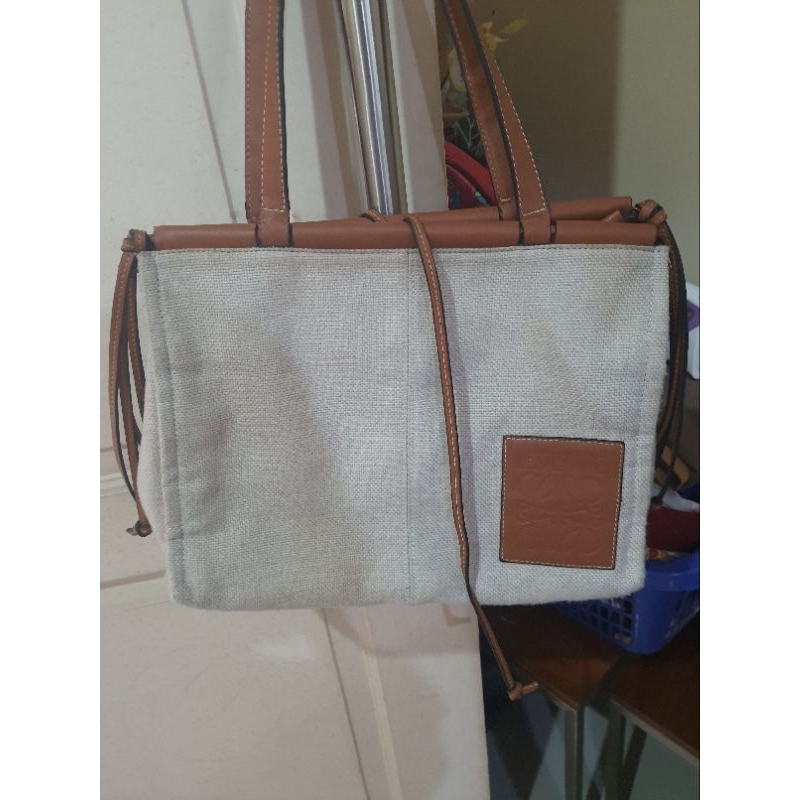 Preloved tas tote ala loewe