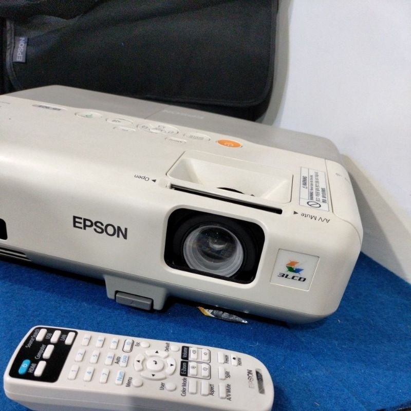 proyektor Epson EB 900