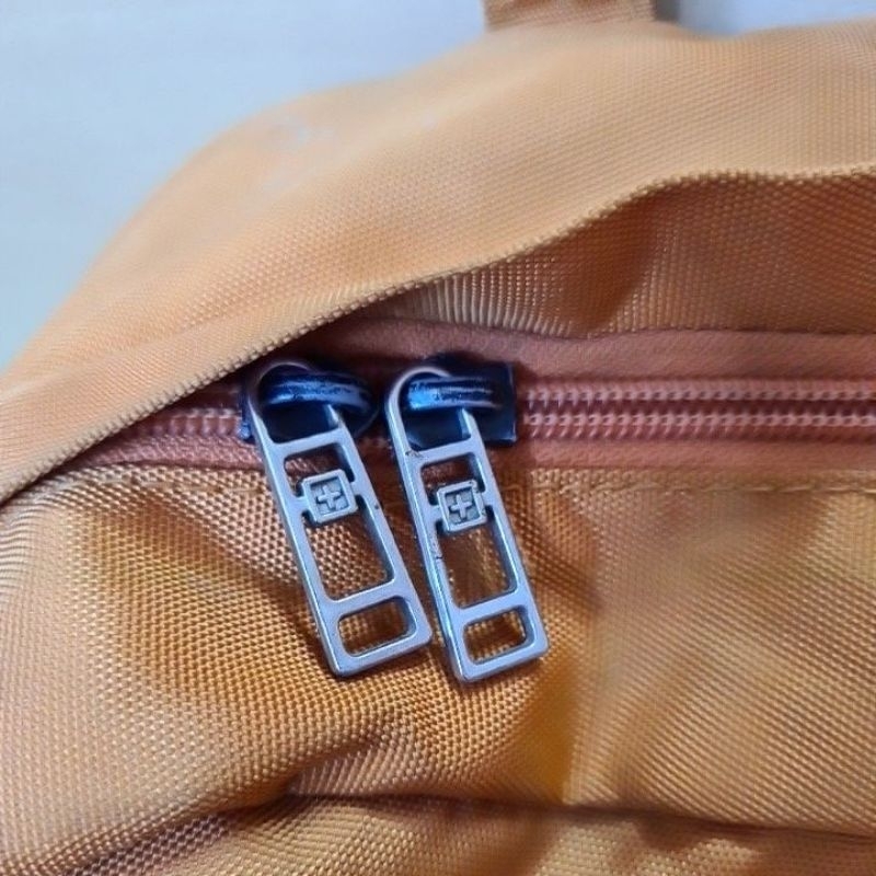 TAS RANSEL SUI* AUTH