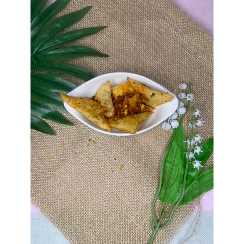 

Noona snack - Cemilan Keripik Pangsit Krispi pedas daun jeruk