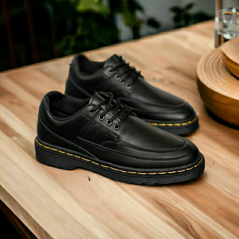 MDMX ROYALDM - Sepatu Formal Pria Pantofel Docmart Semi Boots Casual Kerja Kantor Warna Hitam