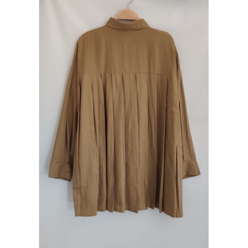 back pleats/Levi shirt