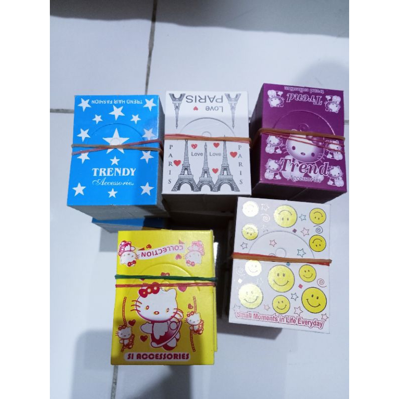 

LABEL HANGTAG { MOTIF RANDOM } ISI50 LEMBAR