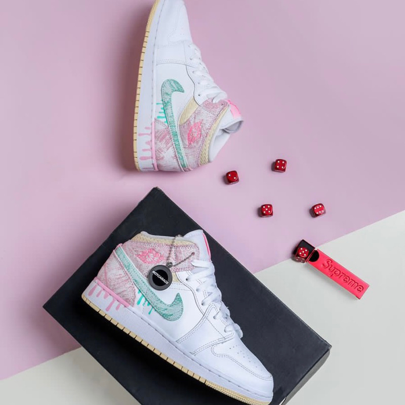 Air Jordan 1 Mid Paint Drip