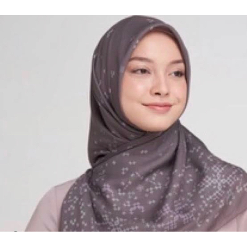 Semai scarf Ria Miranda