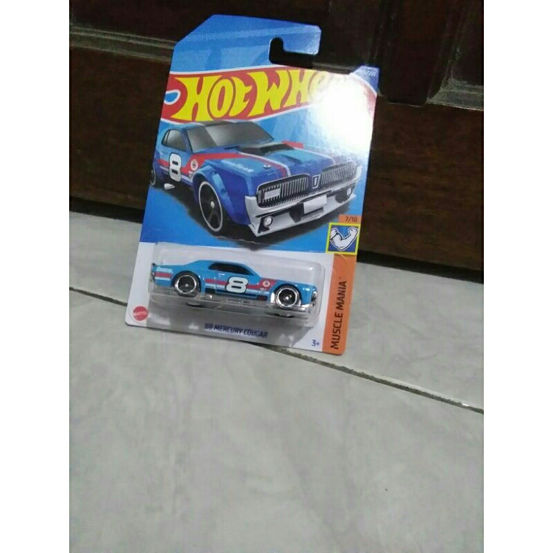 Hot wheels 68 MERCURY COUGAR