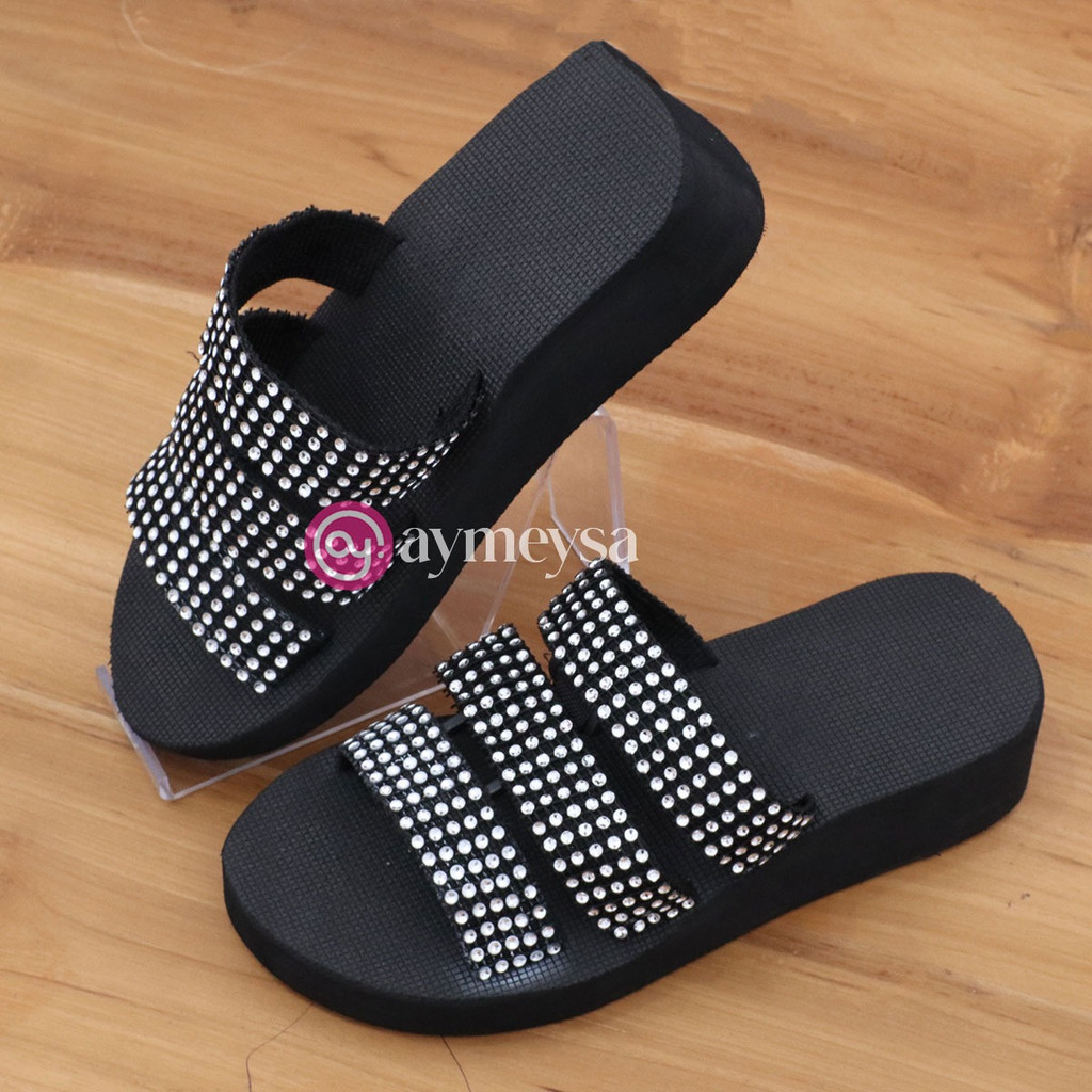 PEONY Sandal Wedges Slop Wanita Terbaru Warna Hitam dengan Manik-Manik tinggi 4cm anti slip Sendal Selop Terbaru 2023