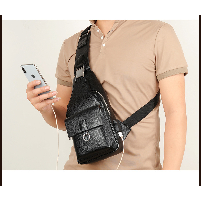 Tas Slempang Pria Kulit Dengan Lubang Headset &amp; USB Charger SH899