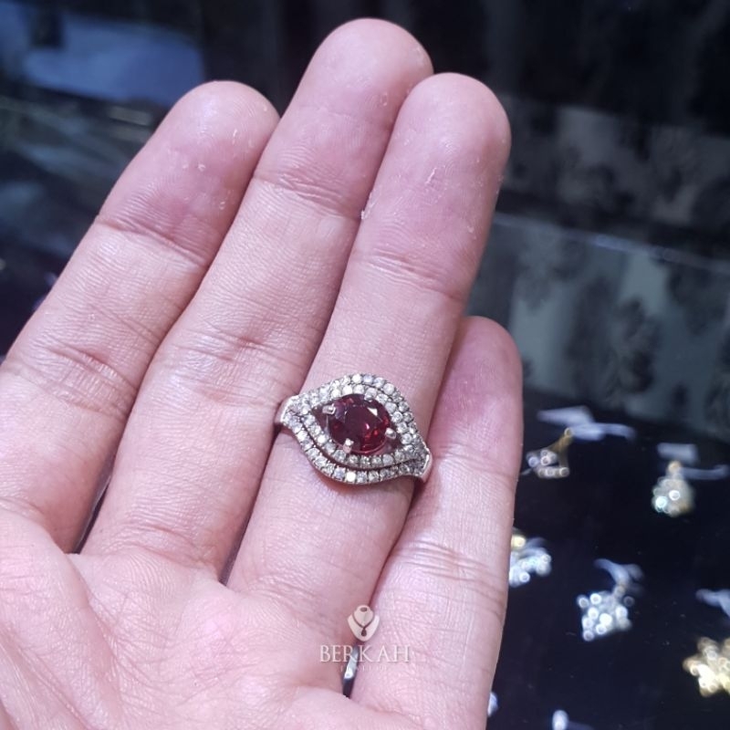 Cincin emas berlian asli dan batu merah garnet