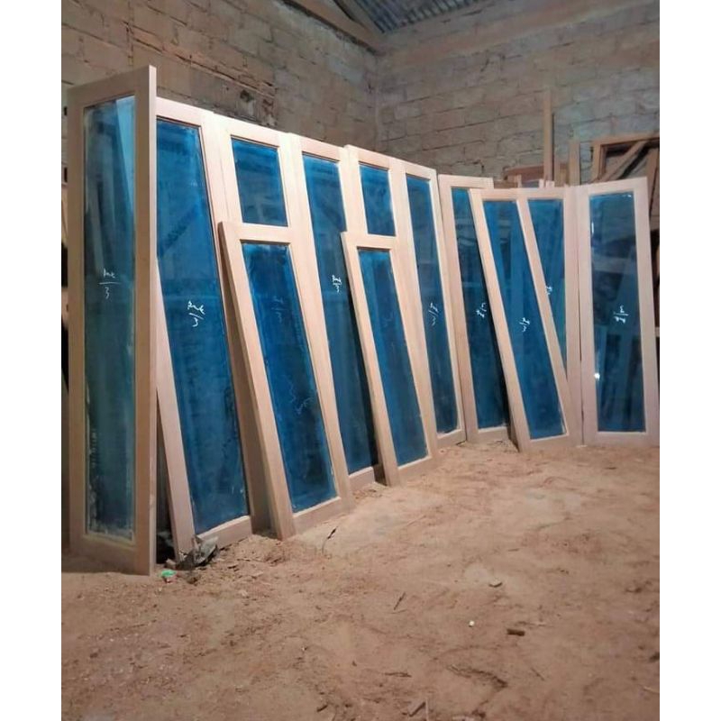 Kusen Jendela Kayu Mahoni