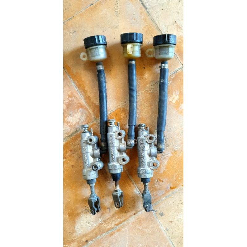 Master rem belakang ninja RR