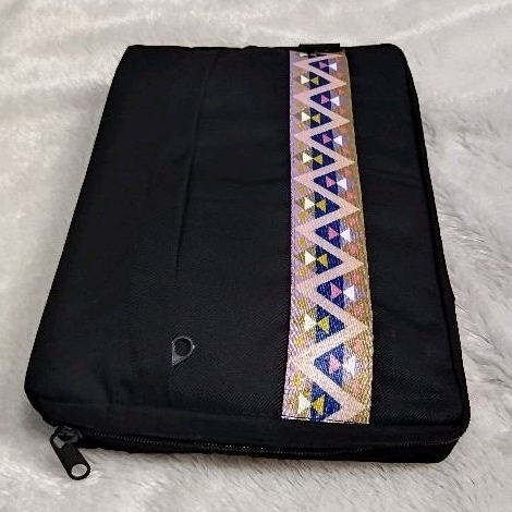 

SAMPUL/COVER Al Quran Makna Jumbo+saku alat tulis, Alquran ukuran A5, A6, B6, Hadist Himpunan