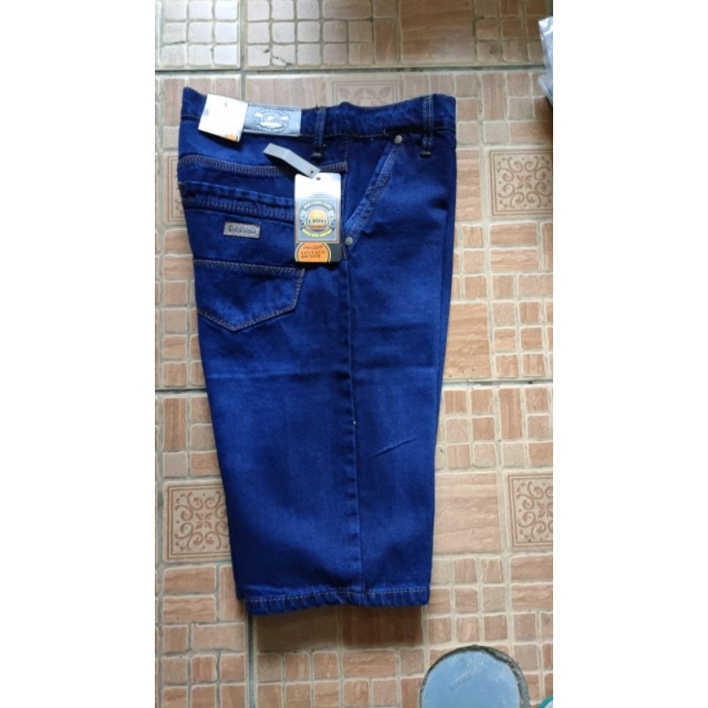 Celana pendek jeans standar pria terbaru / celana pendek 7/8 bawah lutut