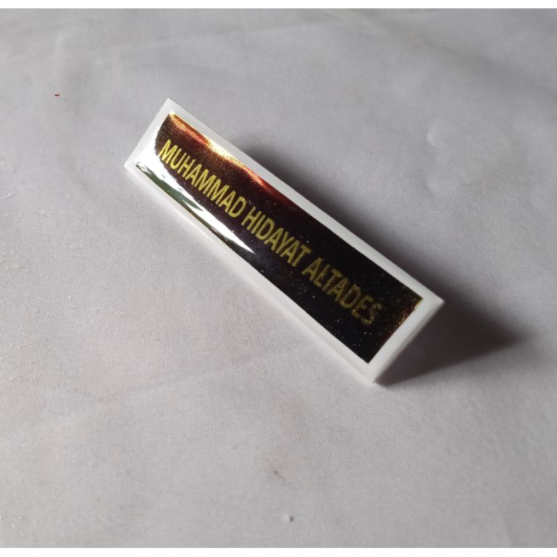 

Costum Nametag Akrilik