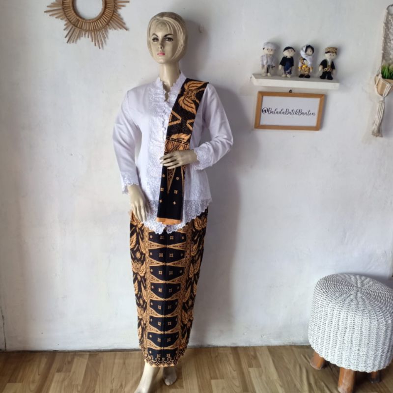 Paket Kebaya Bordir putih Rok Selendang