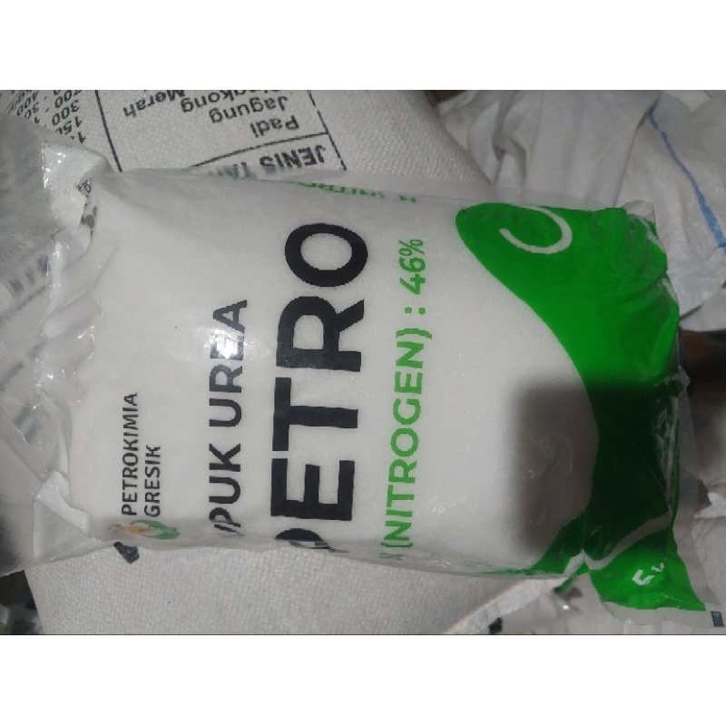 Pupuk UREA PETRO 5kg. Nitrogen 46%. Urea warna putih-Urea non subsidi