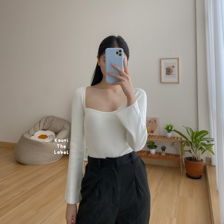 Ho-Nam Flare Sleeve Top - Atasan Rajut Wanita