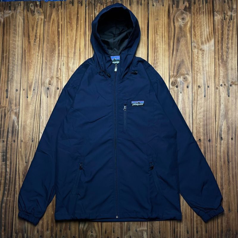 JAKET PATAGONIA NAVY WATERPROOF ANTI AIR FULL TAG LABEL CASUAL