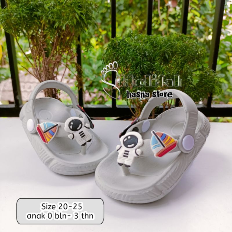 Sandal jepit anak laki-laki model tali belakang karakter Astronot New Hilo's 502