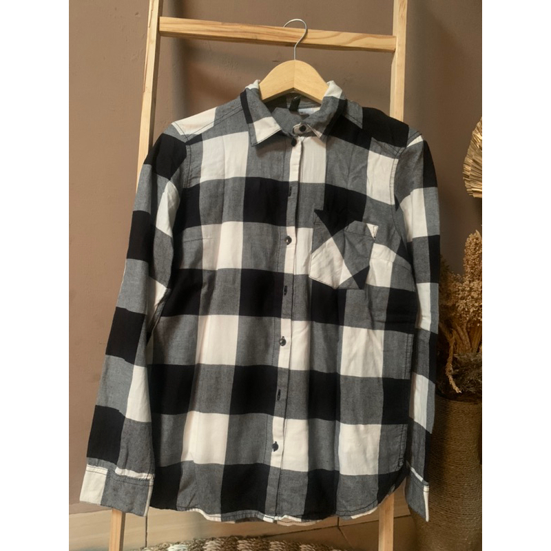 Kemeja pria / unisex flanel merk Divided H&M