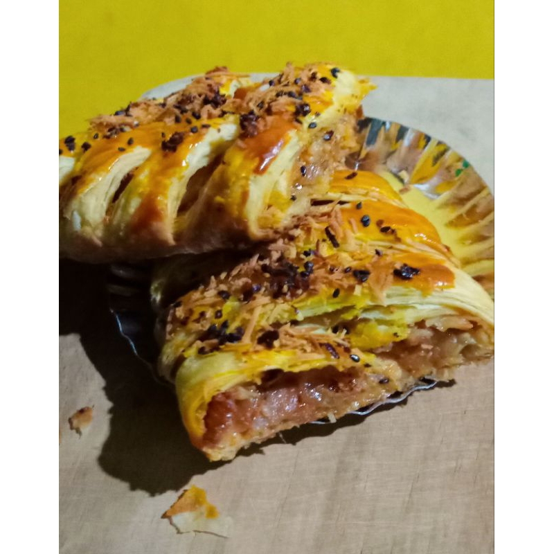 

Strudel pastry isian ayam sosis