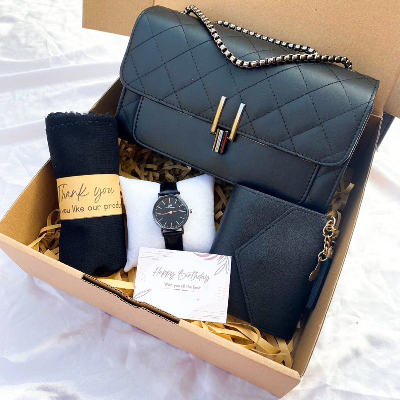 

Hampers Black Chelsy Kado Ulang Tahun