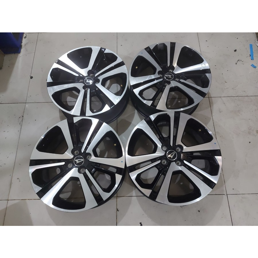 Velg Mobil Bekas Ring 17 Lubang 4 STD ROCKY R17X6 4X100 ET40
