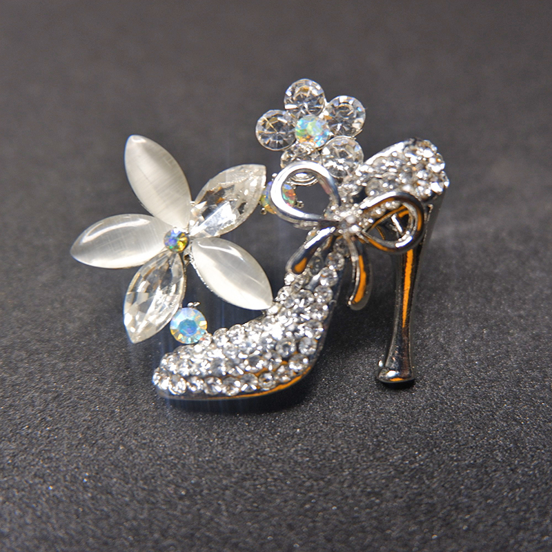 Bross Sepatu  Kaca