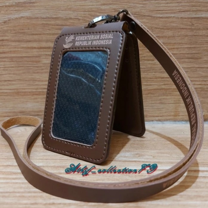 

Holder Id Card Kemensos / Kalung Id Card Kemensos Model Lipat Cokelat