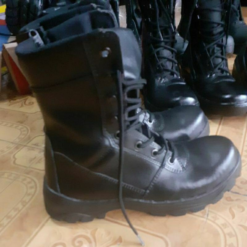 Sepatu pdl ujung besi security