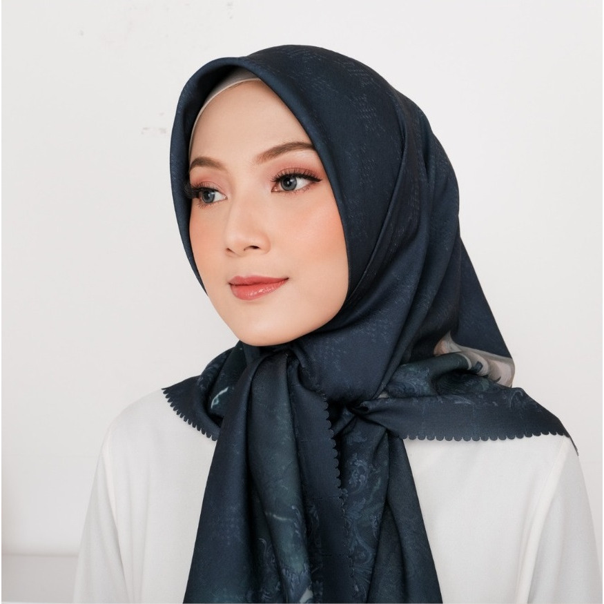 Udlia Hijab Segi Empat Premium Digital Print Danissa