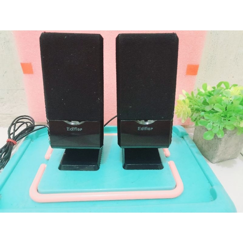Speaker satelit(pasif) merk  EDIFIER