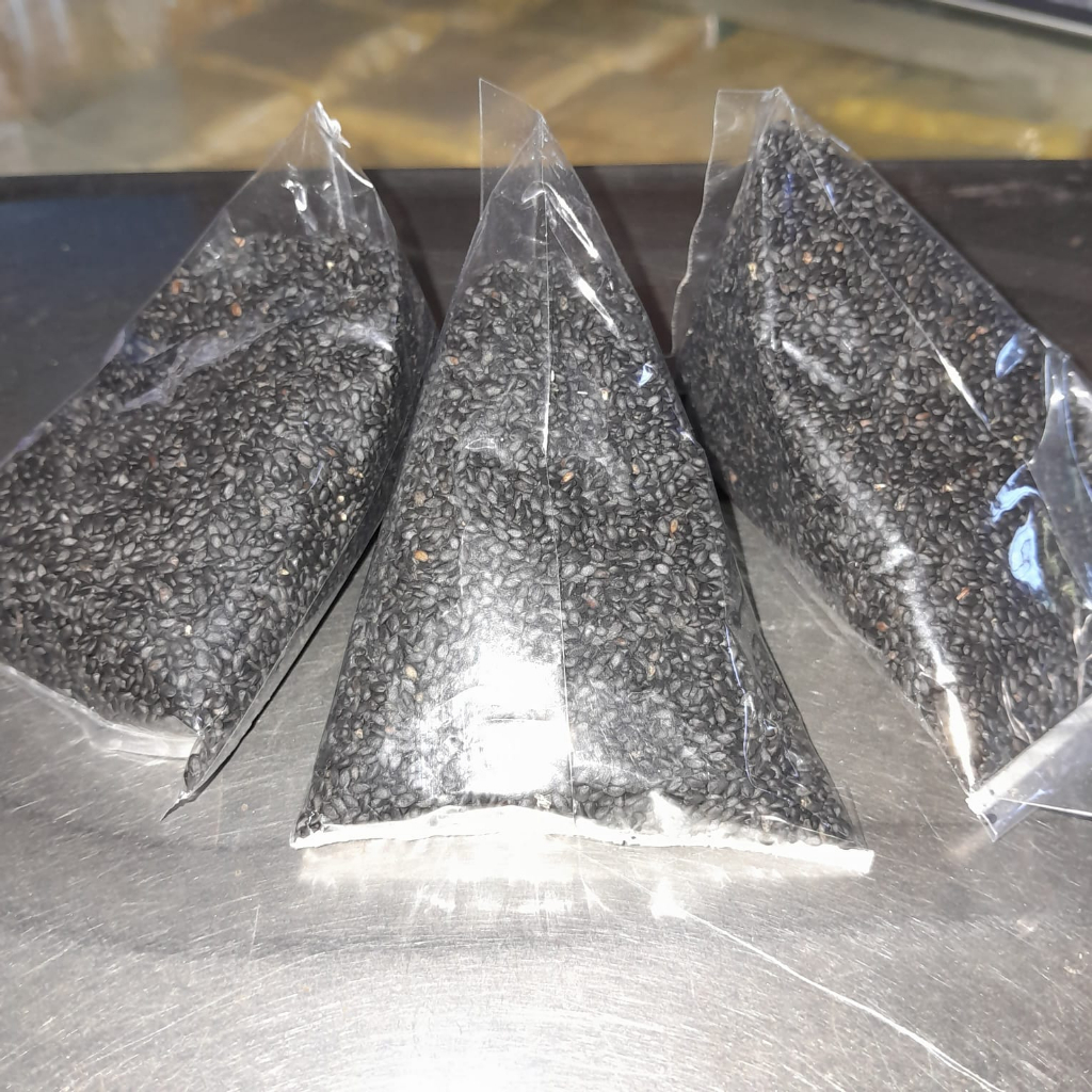 

Biji Selasih / Biji Selasih Kering / Toping Minuman Biji Selasih Kualitas Premium 50gr