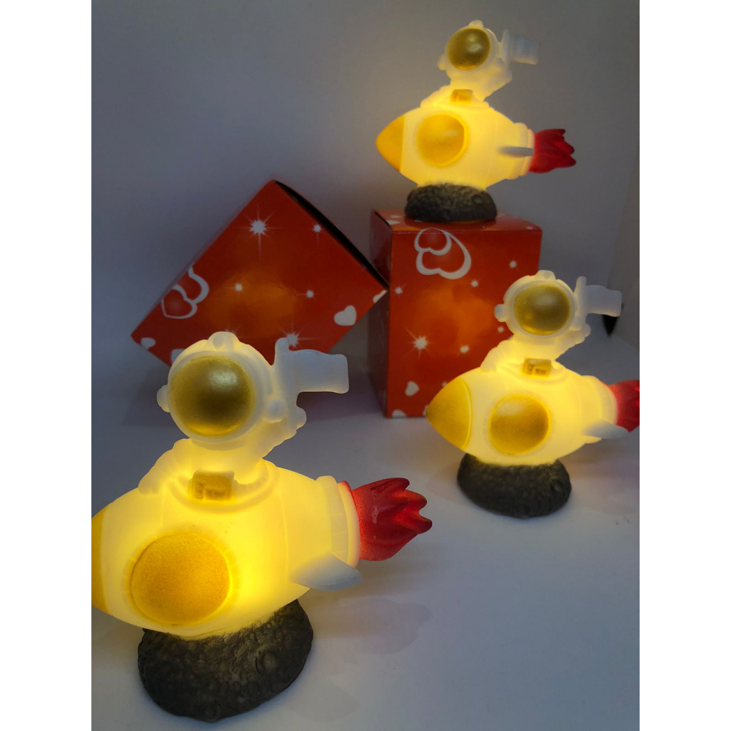 Lampu Tidur Mini Astronot Lampu Malam LED Night Light