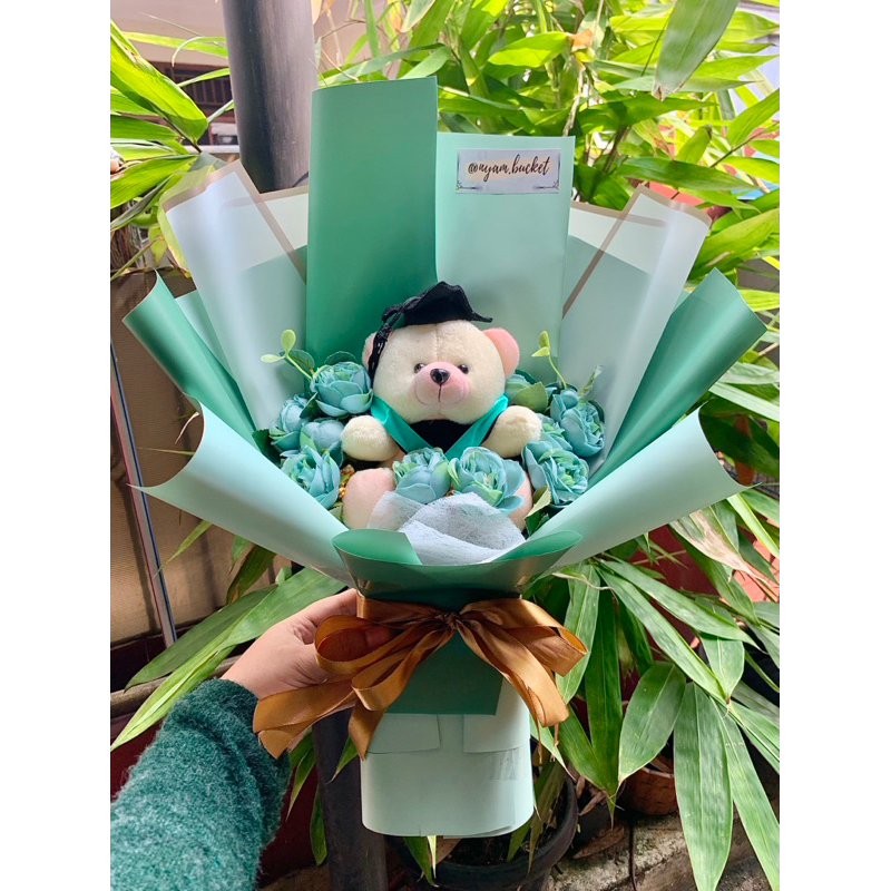 

Bucket Boneka Wisuda @nyam.bucket - For graduation/birthday/surprise