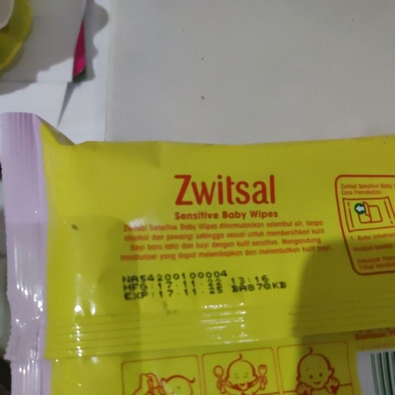 zwitsal tisu basah wipes baby sensitive 50 lembar sheets