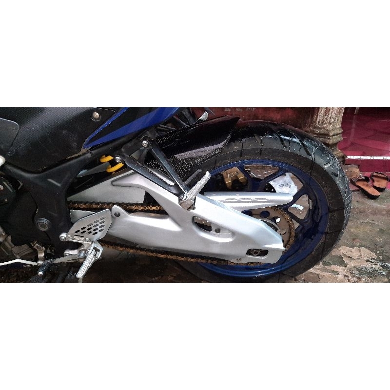 COVER ARM R25 / R3 MODEL R1