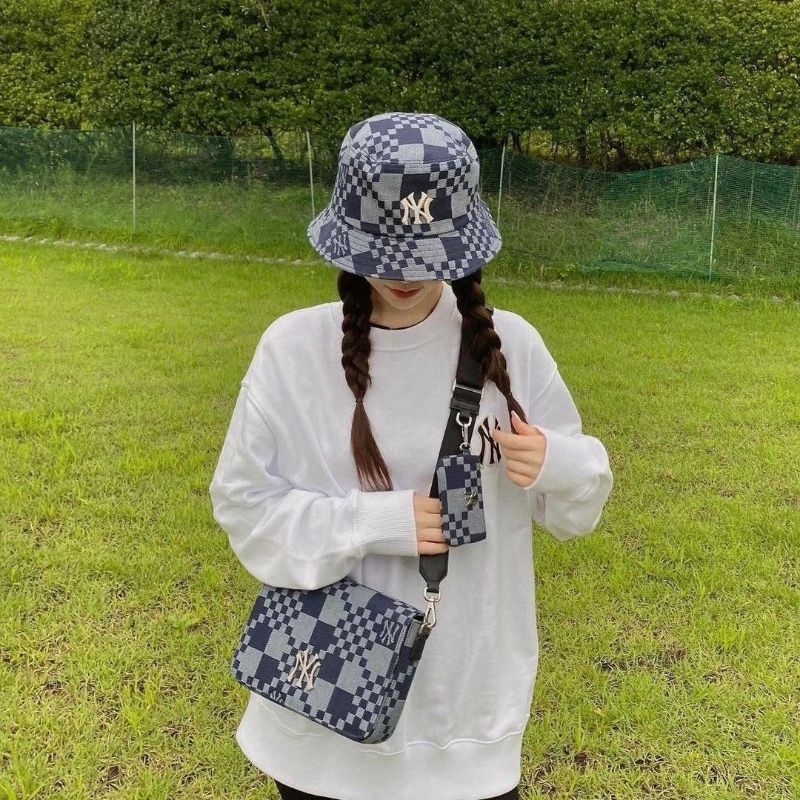 M*LB CHECKERBOARD MINI CROSSBODY BAG NEW YORK YANKEES