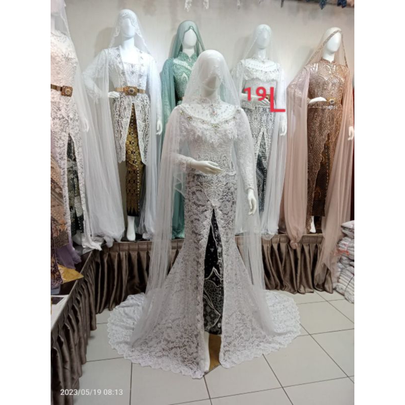 kebaya akad nikah Payet ada ekor bahan brukat/