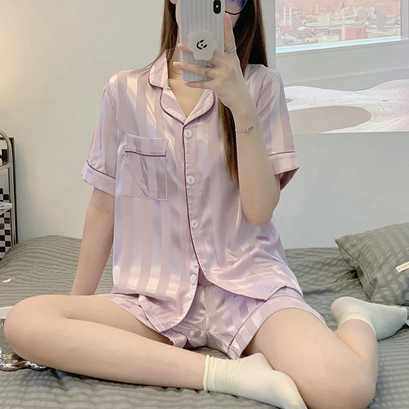 009 Luxury Sleepwear Kelas Atas Piyama Satin Lengan Pendek Celana Pendek Kerah Motif Garis Kancing Hidup Bahan Satin High Quality Piyama Import/ Baju Tidur Import / Baju Tidur Murah / Piyama Set / Baju Tidur Set