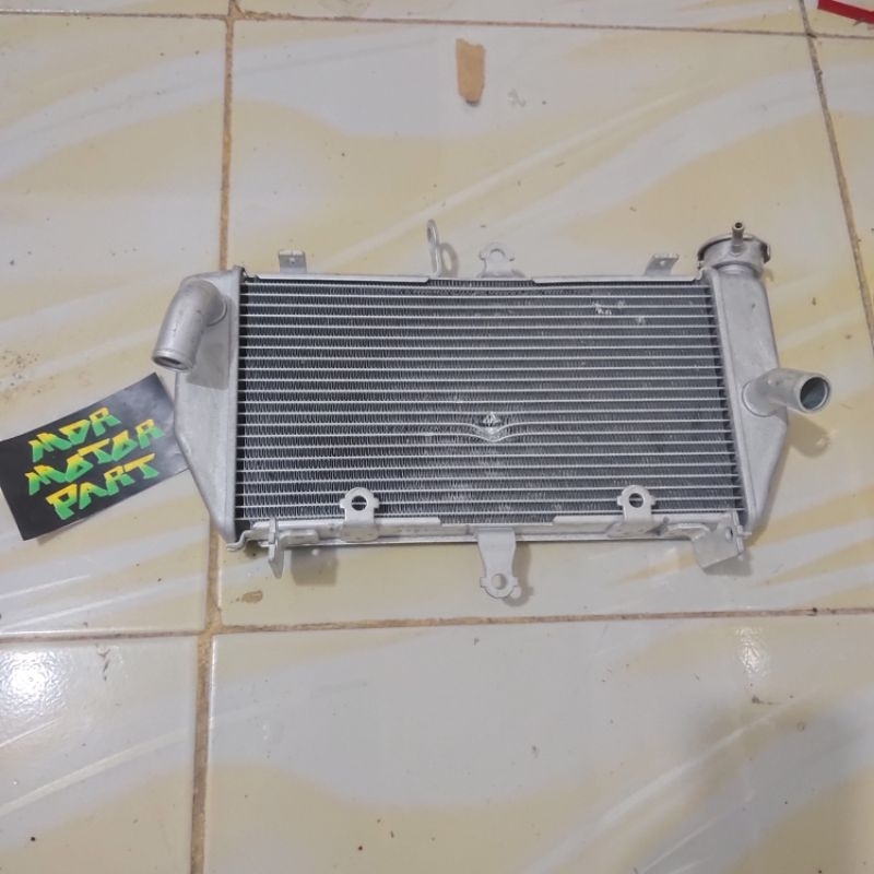 radiator pendingin mesin Yamaha R25  original copotan