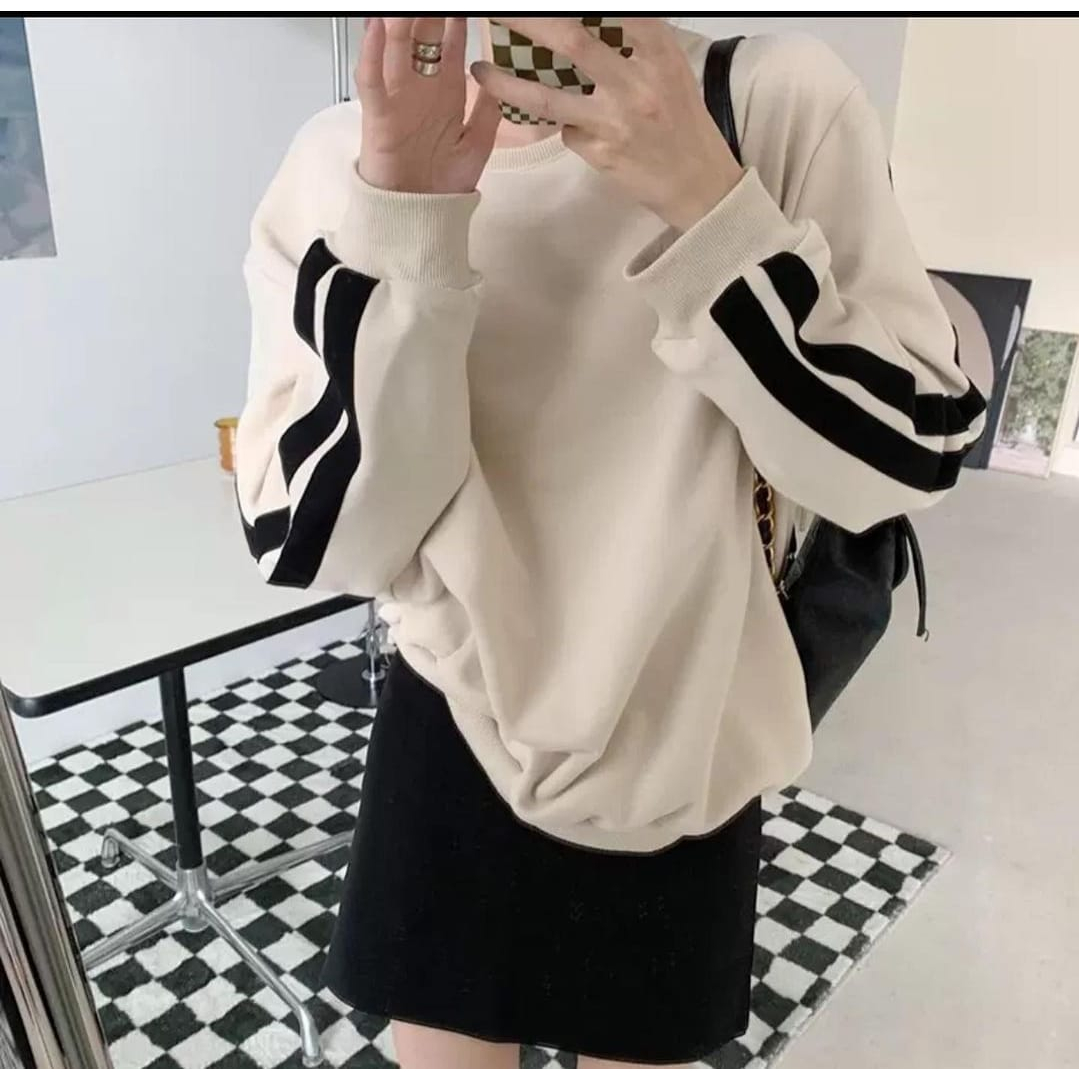 List Hand Street Oblong Sweater Oversize Wanita - Sweatshirt