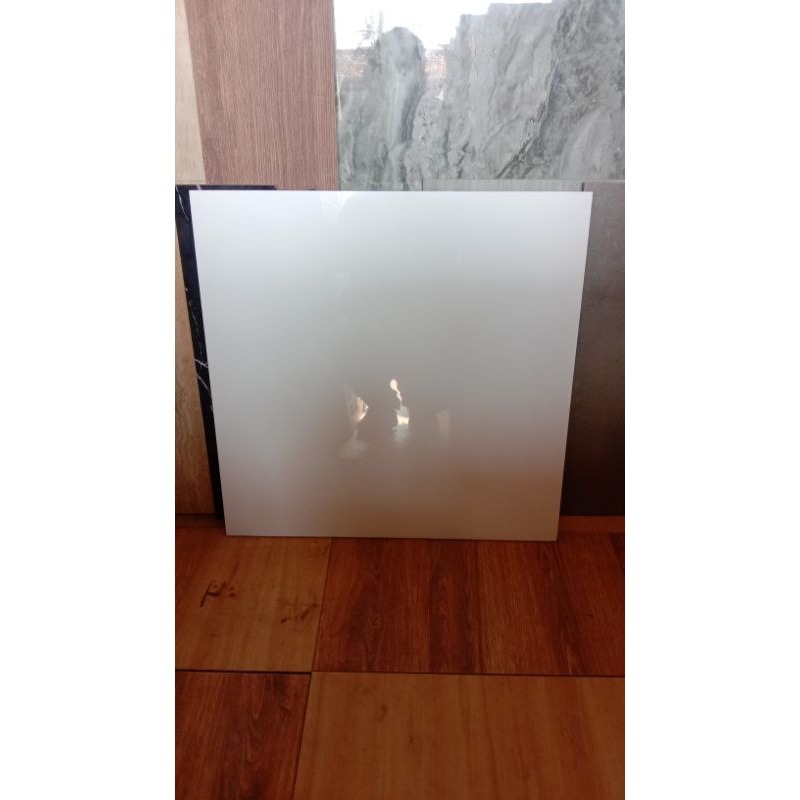 Granit Lantai 60x60 sunpower putih gs66100
