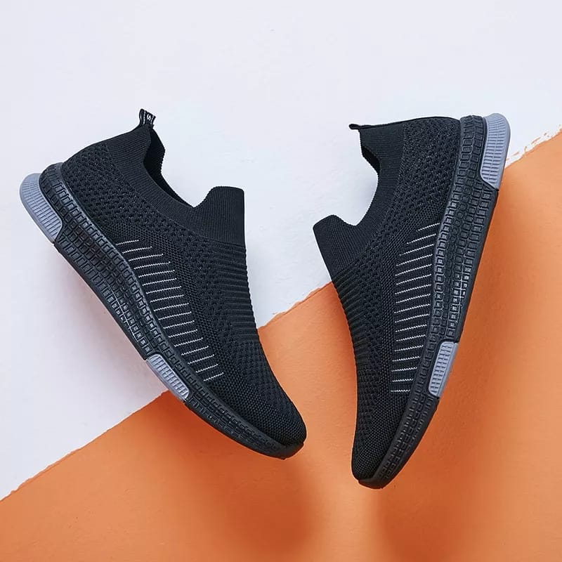 Hitam Sepatu Pria Sneakers Slip On Kasual dan Sporty - 031