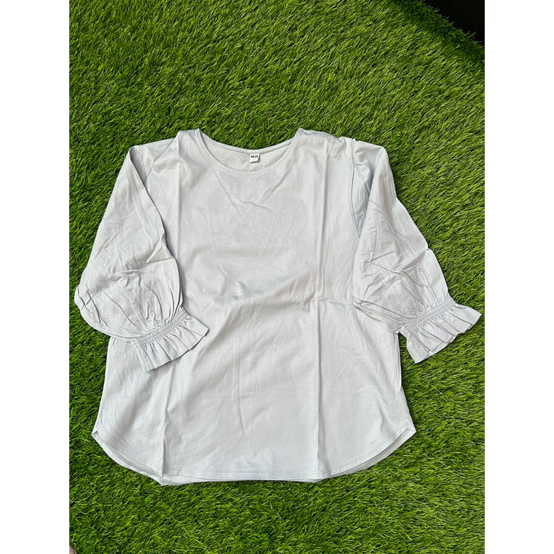 KAOS UNIQLO/BLUSE UNIQLO/BLOUSE WANITA/KAOS WANITA