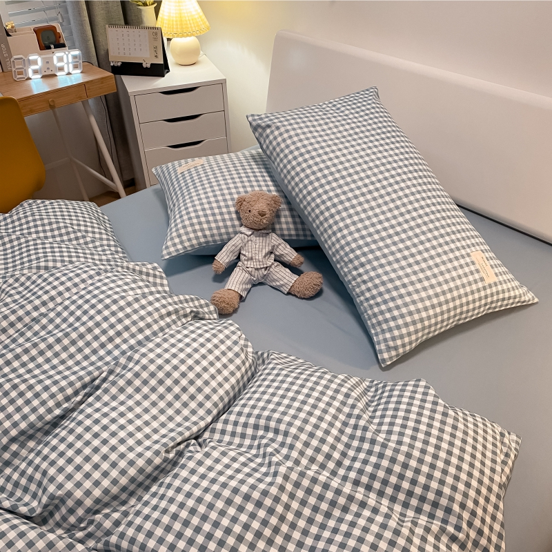 Bedcover Set Motif Kombinasi Warna Motif Kotak Selimut Aesthetic 160x200 double plain