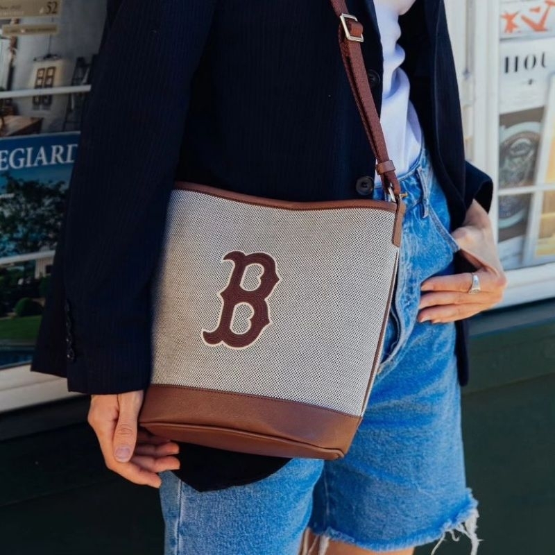 M*LB Basic Big Logo Canvas Bucket Bag Boston Red Sox / New York Yankees