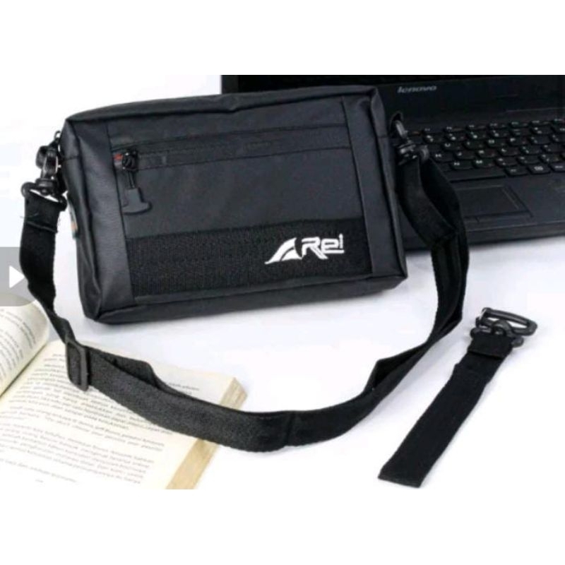 Tas Selempang Pria Kekinian 2023 Arei Tas selempang waterproof