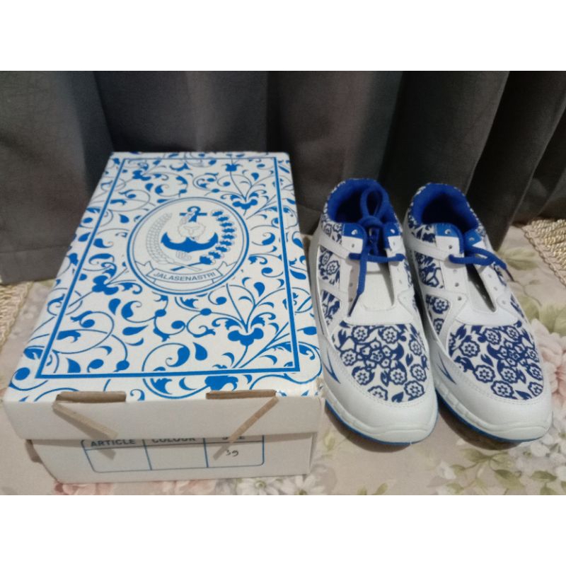 SEPATU PORAL JALASENASTRI PUSAT